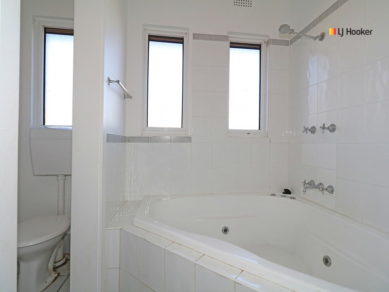 57 Heath Street, Mount Austin NSW 2650