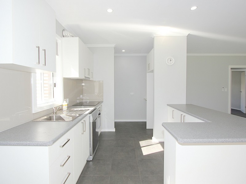 68 Ziegler Avenue, Kooringal NSW 2650