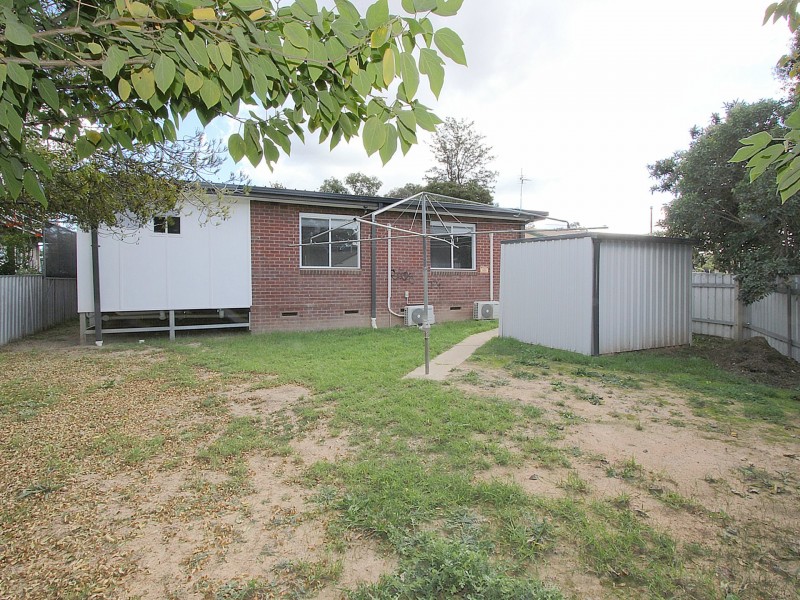 68 Ziegler Avenue, Kooringal NSW 2650