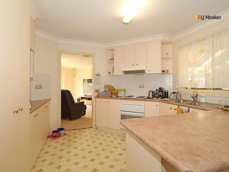 27 Nunkeri Street, Glenfield Park NSW 2650