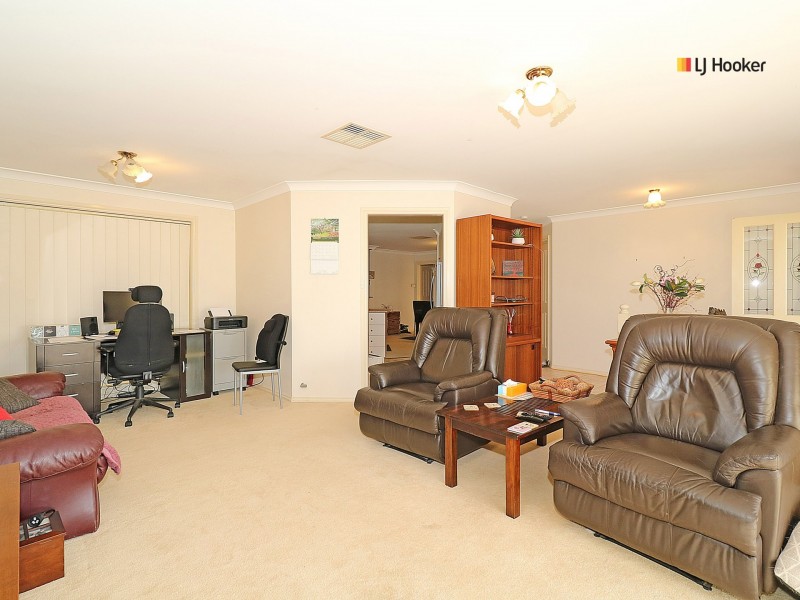 27 Nunkeri Street, Glenfield Park NSW 2650