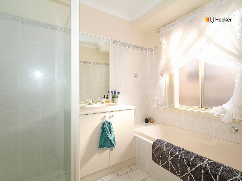 27 Nunkeri Street, Glenfield Park NSW 2650