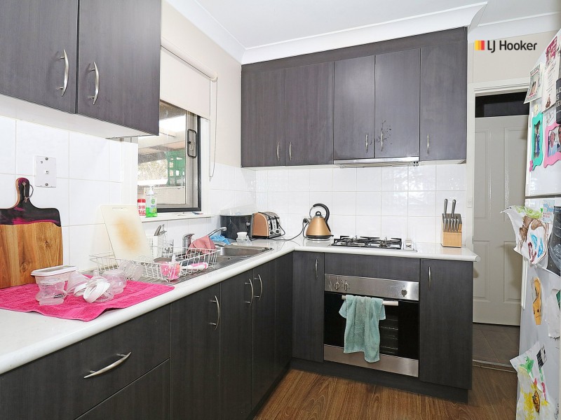 32 Mckell Avenue, Mount Austin NSW 2650