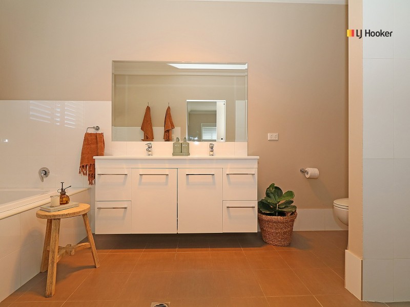 58 Atherton Crescent, Tatton NSW 2650