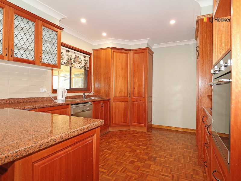 10 McCoullough Drive, Tolland NSW 2650