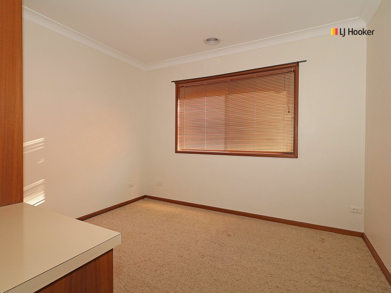 10 McCoullough Drive, Tolland NSW 2650