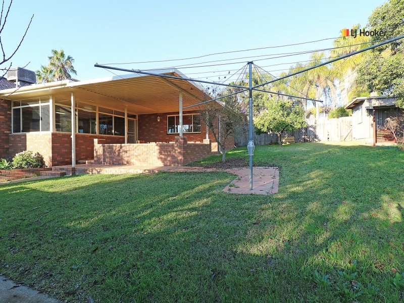 10 McCoullough Drive, Tolland NSW 2650