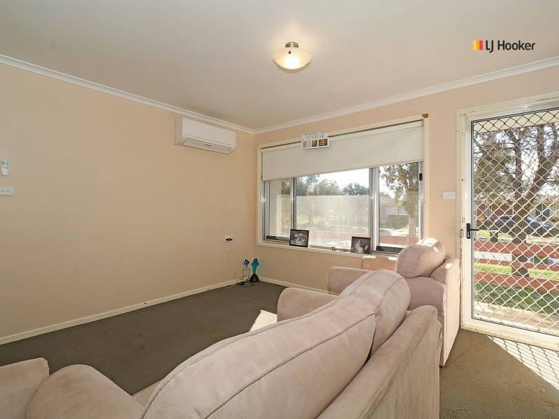 137 Raye Street, Tolland NSW 2650