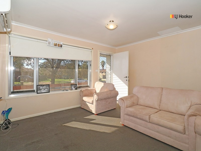 137 Raye Street, Tolland NSW 2650