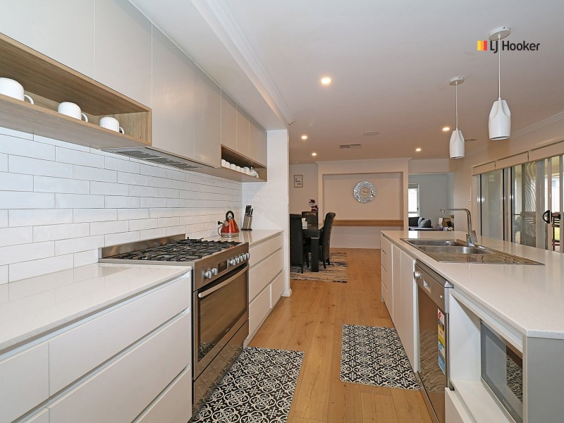 12 Yenda Avenue, Gobbagombalin NSW 2650