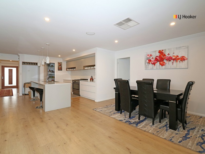 12 Yenda Avenue, Gobbagombalin NSW 2650