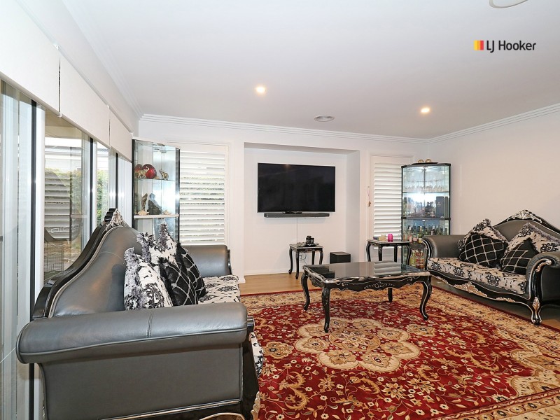 12 Yenda Avenue, Gobbagombalin NSW 2650