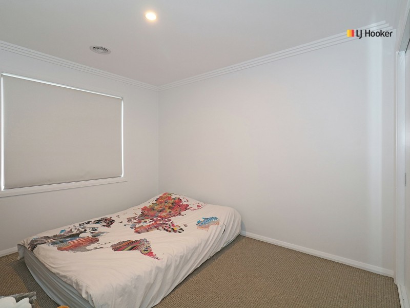 12 Yenda Avenue, Gobbagombalin NSW 2650