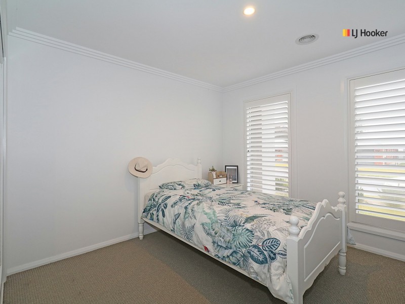 12 Yenda Avenue, Gobbagombalin NSW 2650