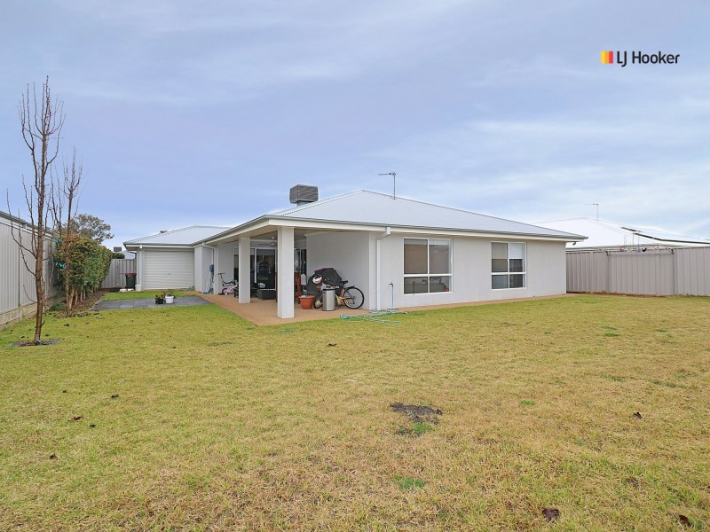 12 Yenda Avenue, Gobbagombalin NSW 2650