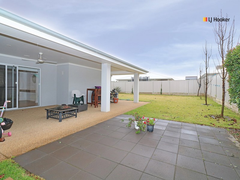 12 Yenda Avenue, Gobbagombalin NSW 2650