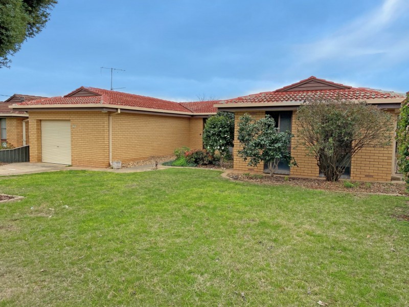 15 Bavaria Street, Tolland NSW 2650