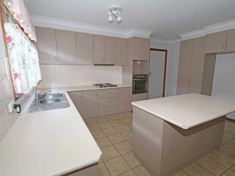 15 Bavaria Street, Tolland NSW 2650