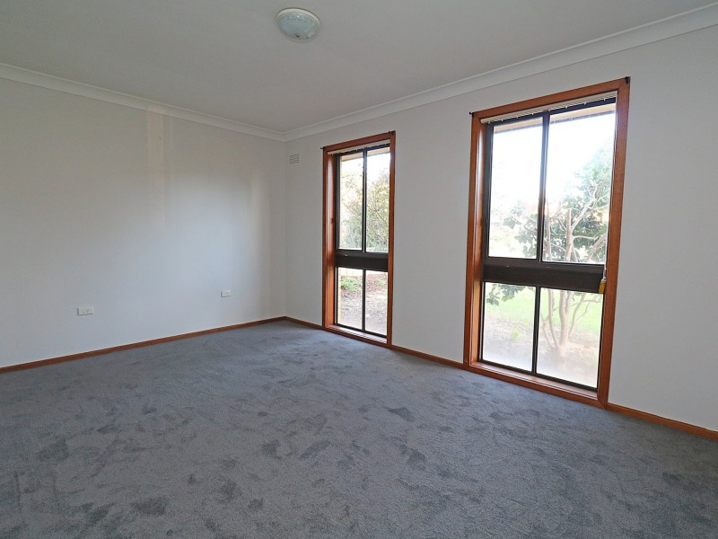 15 Bavaria Street, Tolland NSW 2650