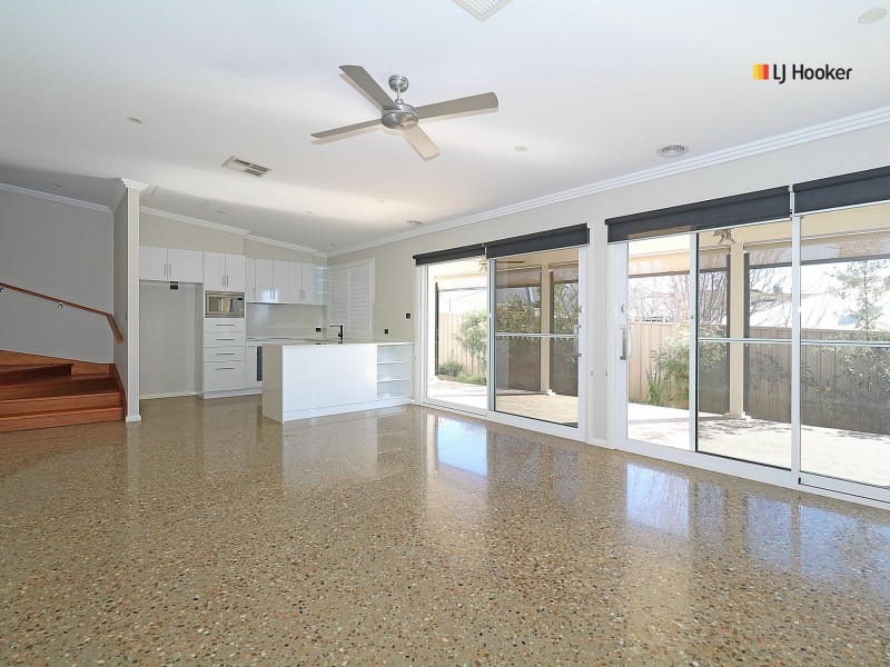 4A Park Place, Lloyd NSW 2650