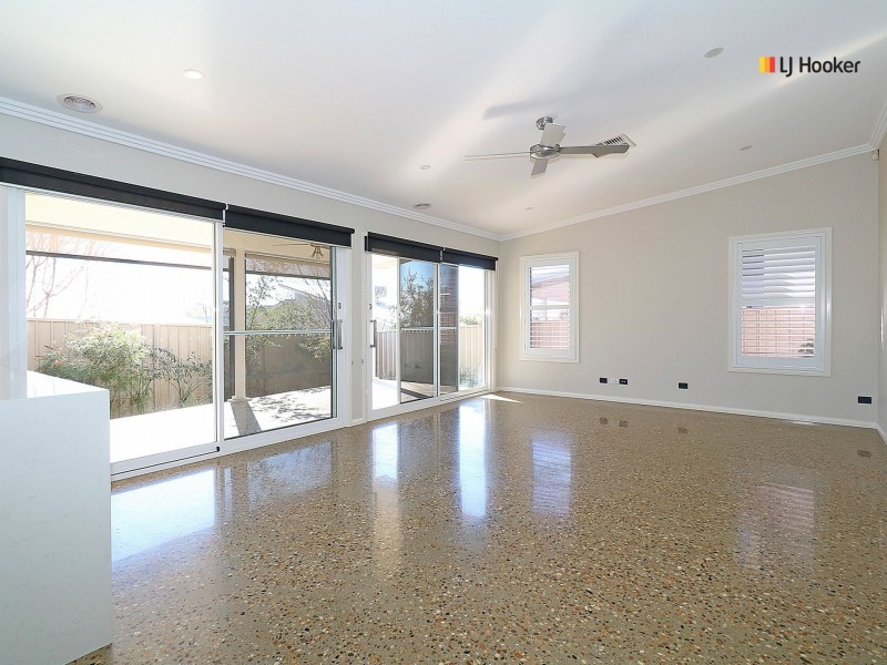 4A Park Place, Lloyd NSW 2650