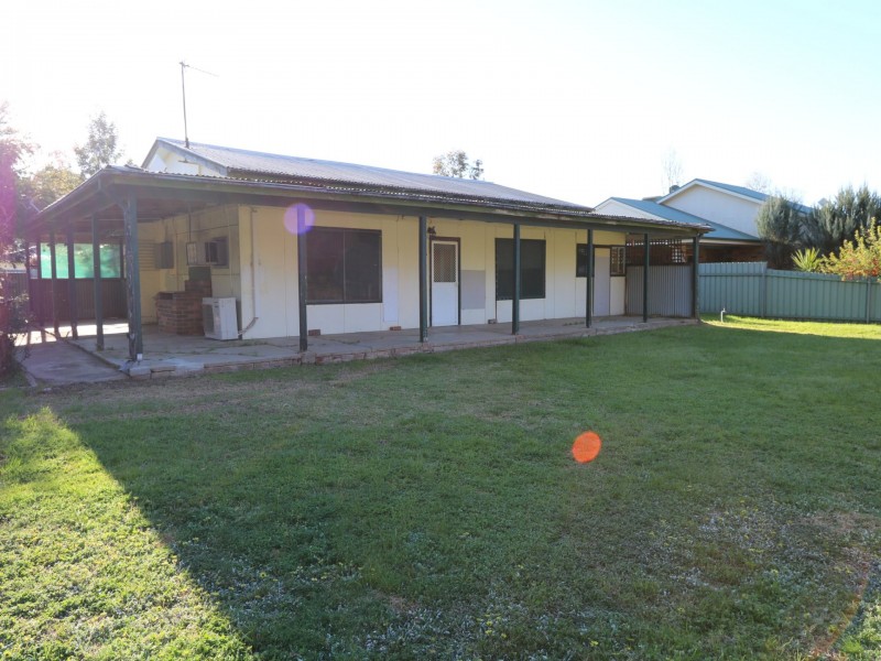 20 Power Street, Lake Albert NSW 2650