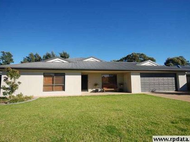 10 Adjin Street, Mount Austin NSW 2650