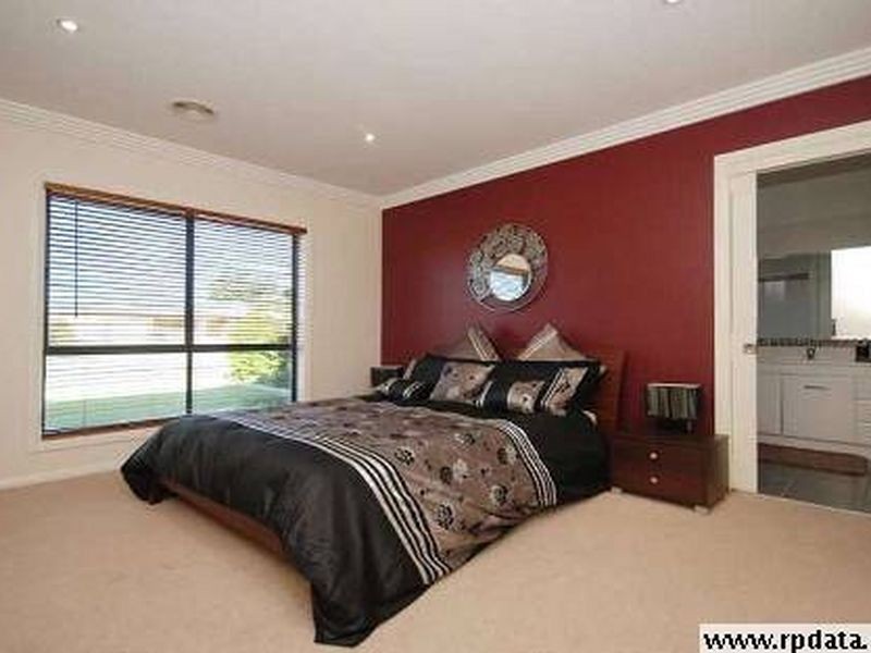 10 Adjin Street, Mount Austin NSW 2650