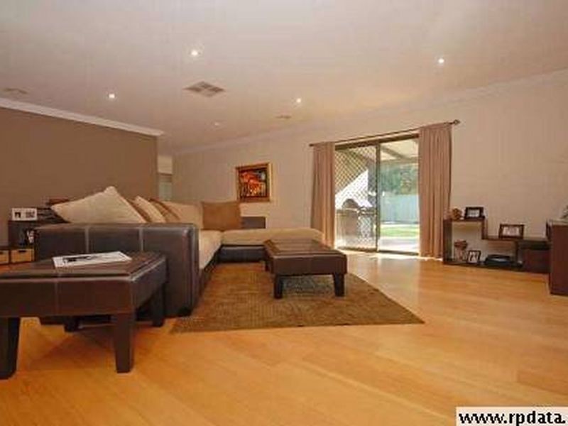 10 Adjin Street, Mount Austin NSW 2650