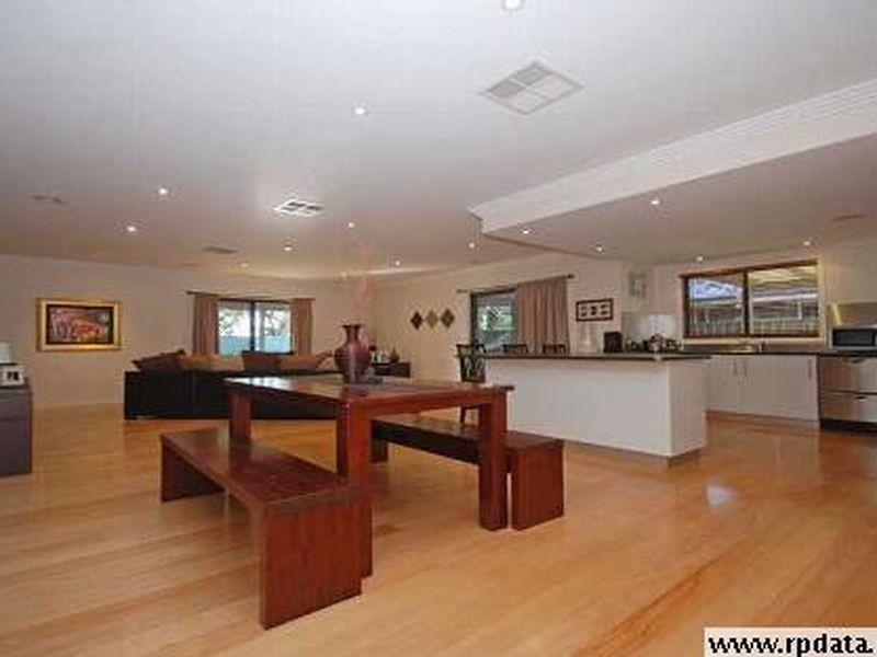 10 Adjin Street, Mount Austin NSW 2650