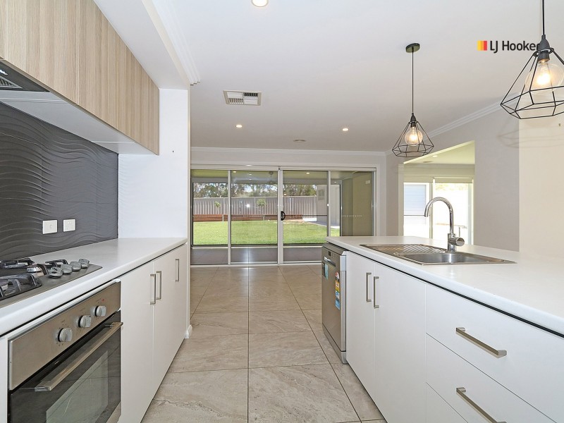 51 Strickland Drive, Boorooma NSW 2650