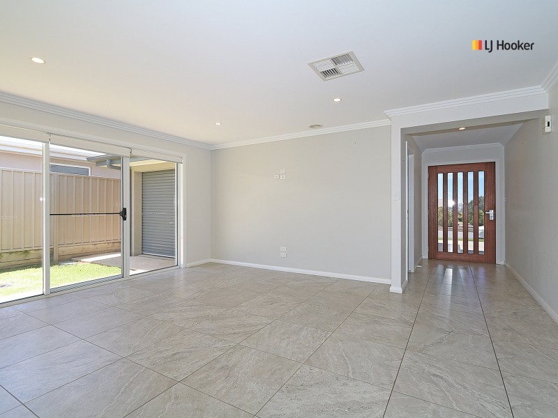 51 Strickland Drive, Boorooma NSW 2650