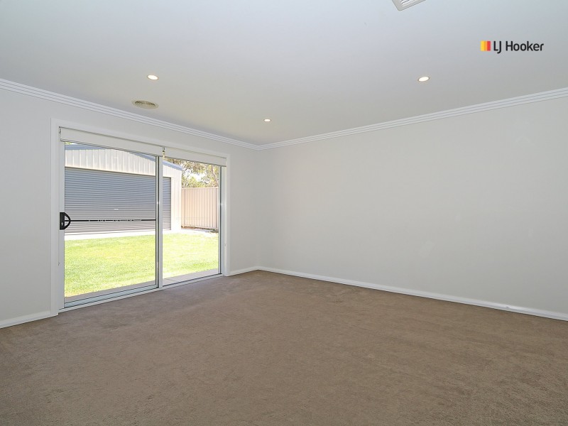 51 Strickland Drive, Boorooma NSW 2650