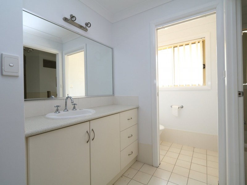 6 Auderdale Close, Bourkelands NSW 2650