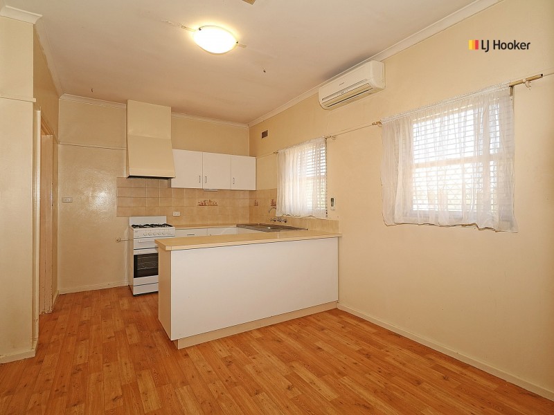 93 Fernleigh Road, Turvey Park NSW 2650