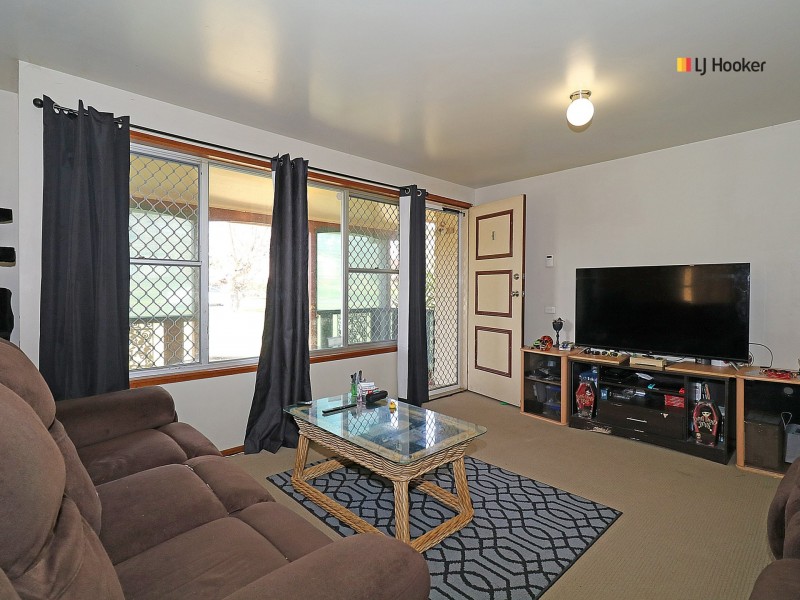 42 Adams Street, Ashmont NSW 2650