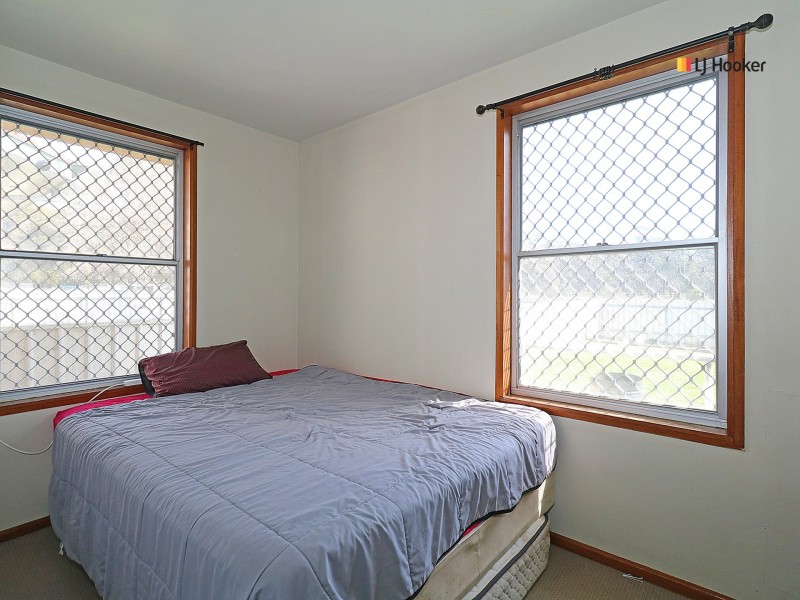 42 Adams Street, Ashmont NSW 2650