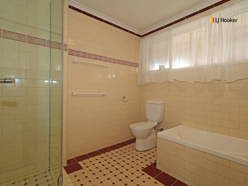 42 Brunskill Road, Lake Albert NSW 2650