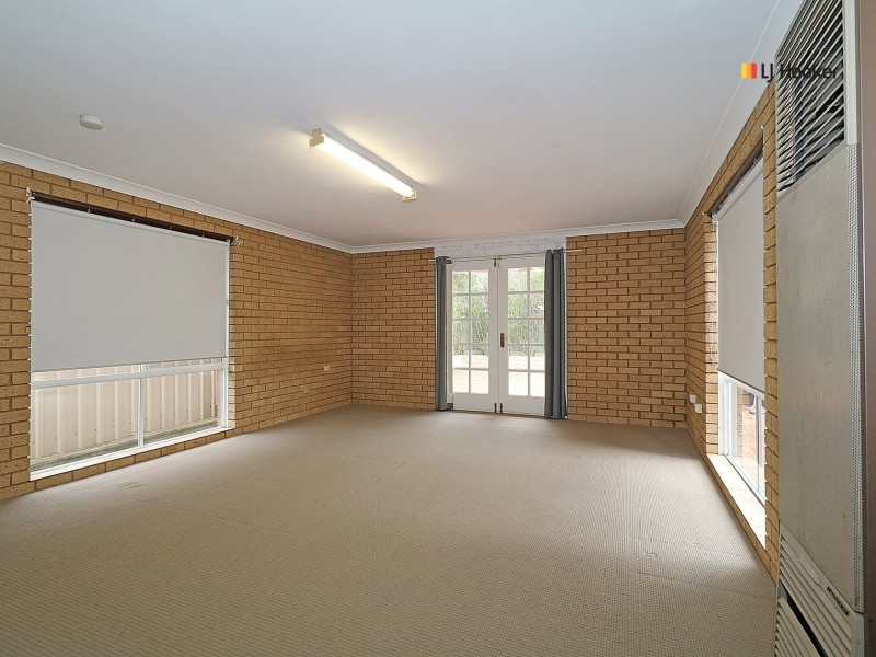 42 Brunskill Road, Lake Albert NSW 2650