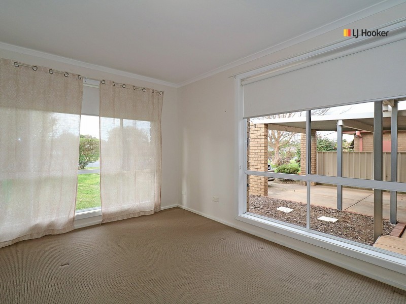 42 Brunskill Road, Lake Albert NSW 2650