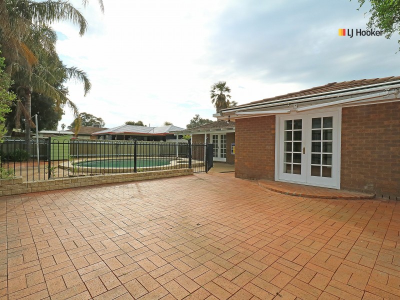 42 Brunskill Road, Lake Albert NSW 2650