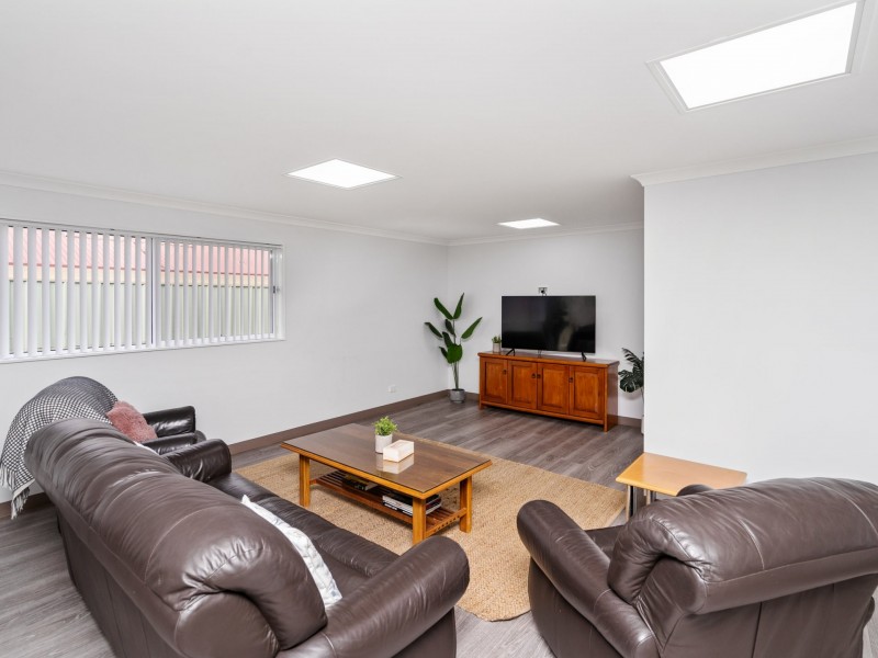 42 Cutler Avenue, Kooringal NSW 2650