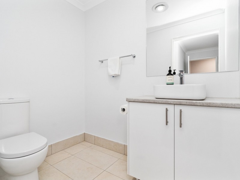 42 Cutler Avenue, Kooringal NSW 2650