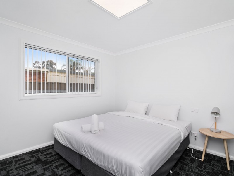 42 Cutler Avenue, Kooringal NSW 2650