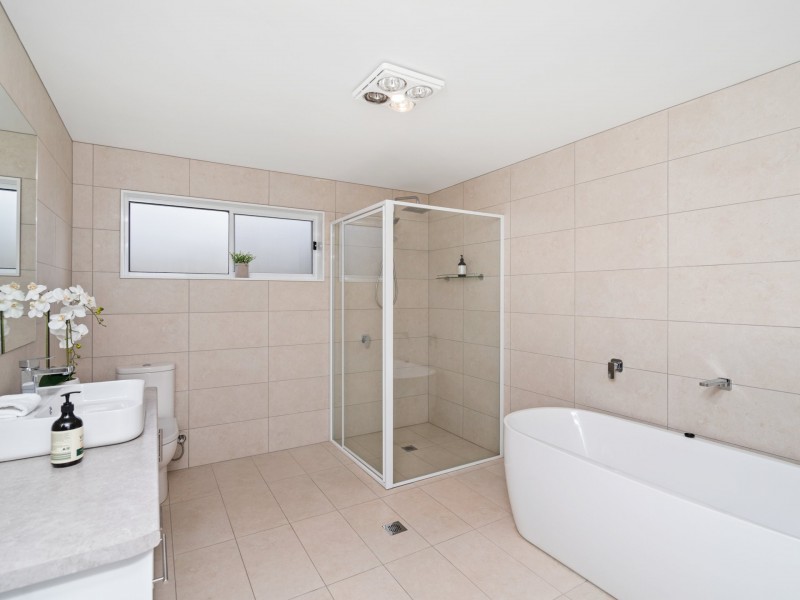 42 Cutler Avenue, Kooringal NSW 2650