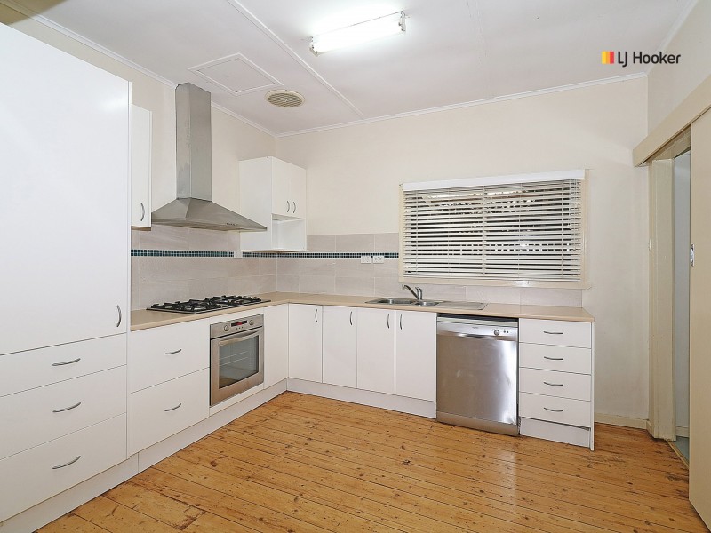 152 Fernleigh Road, Mount Austin NSW 2650