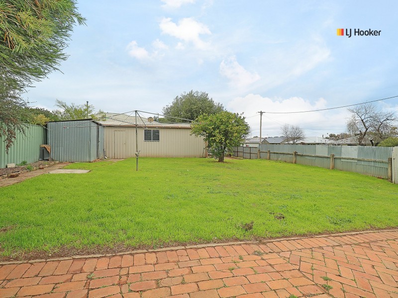 152 Fernleigh Road, Mount Austin NSW 2650