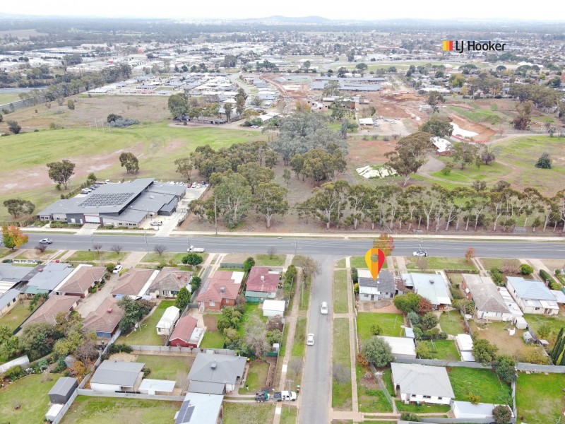 152 Fernleigh Road, Mount Austin NSW 2650