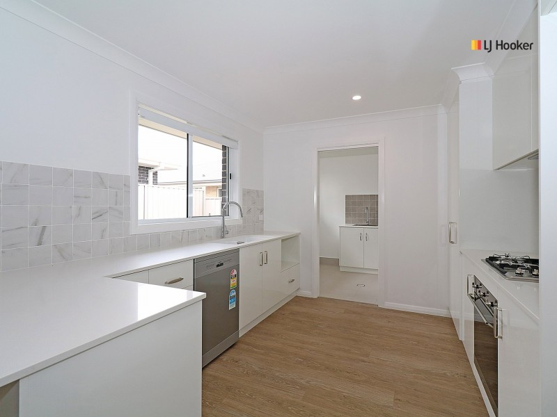 77 Jumbuck Drive, Gobbagombalin NSW 2650