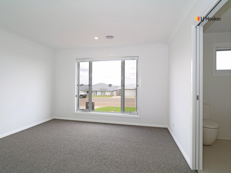 77 Jumbuck Drive, Gobbagombalin NSW 2650